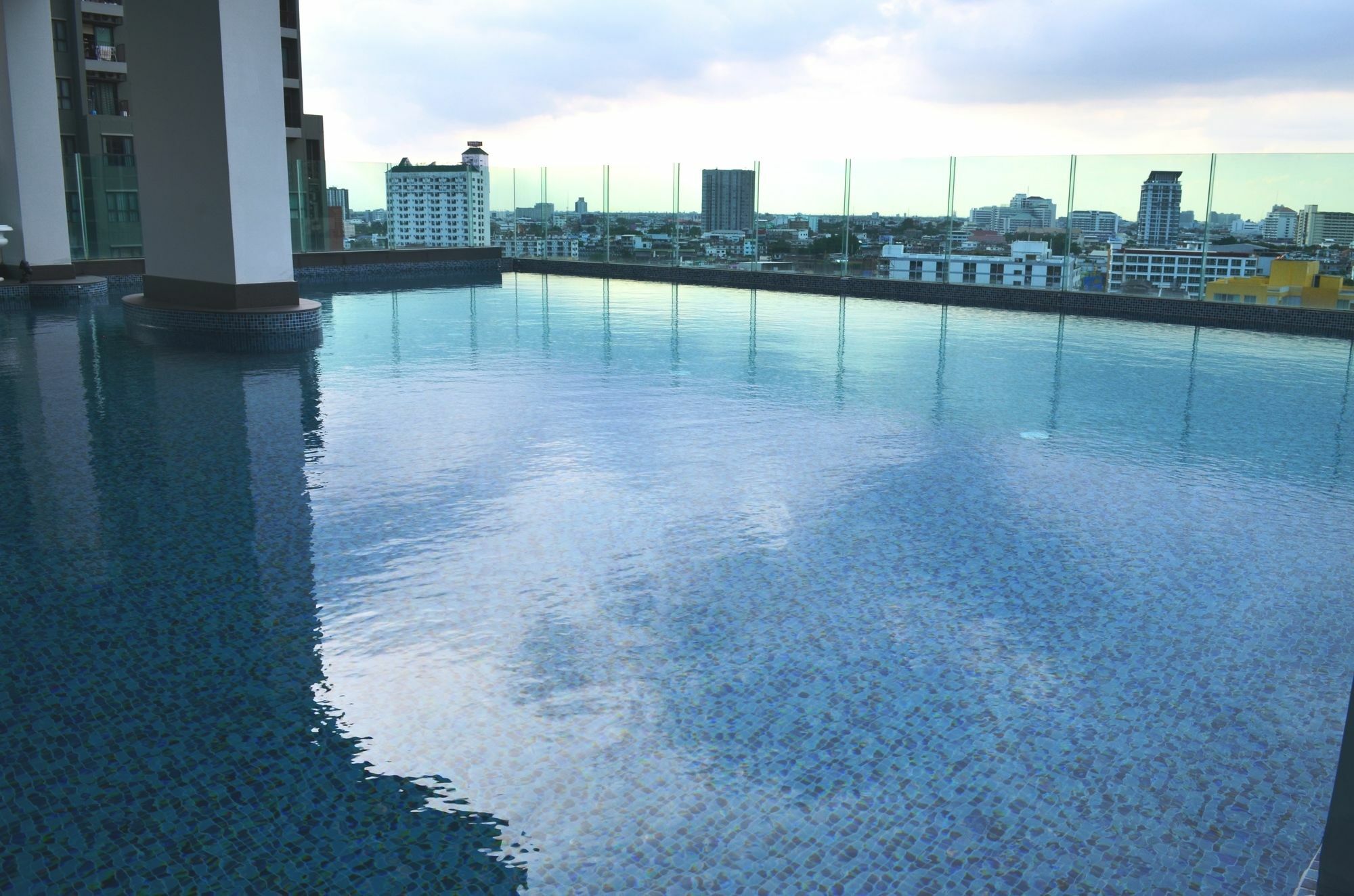 Wooden Suites  Bangkok Exterior foto
